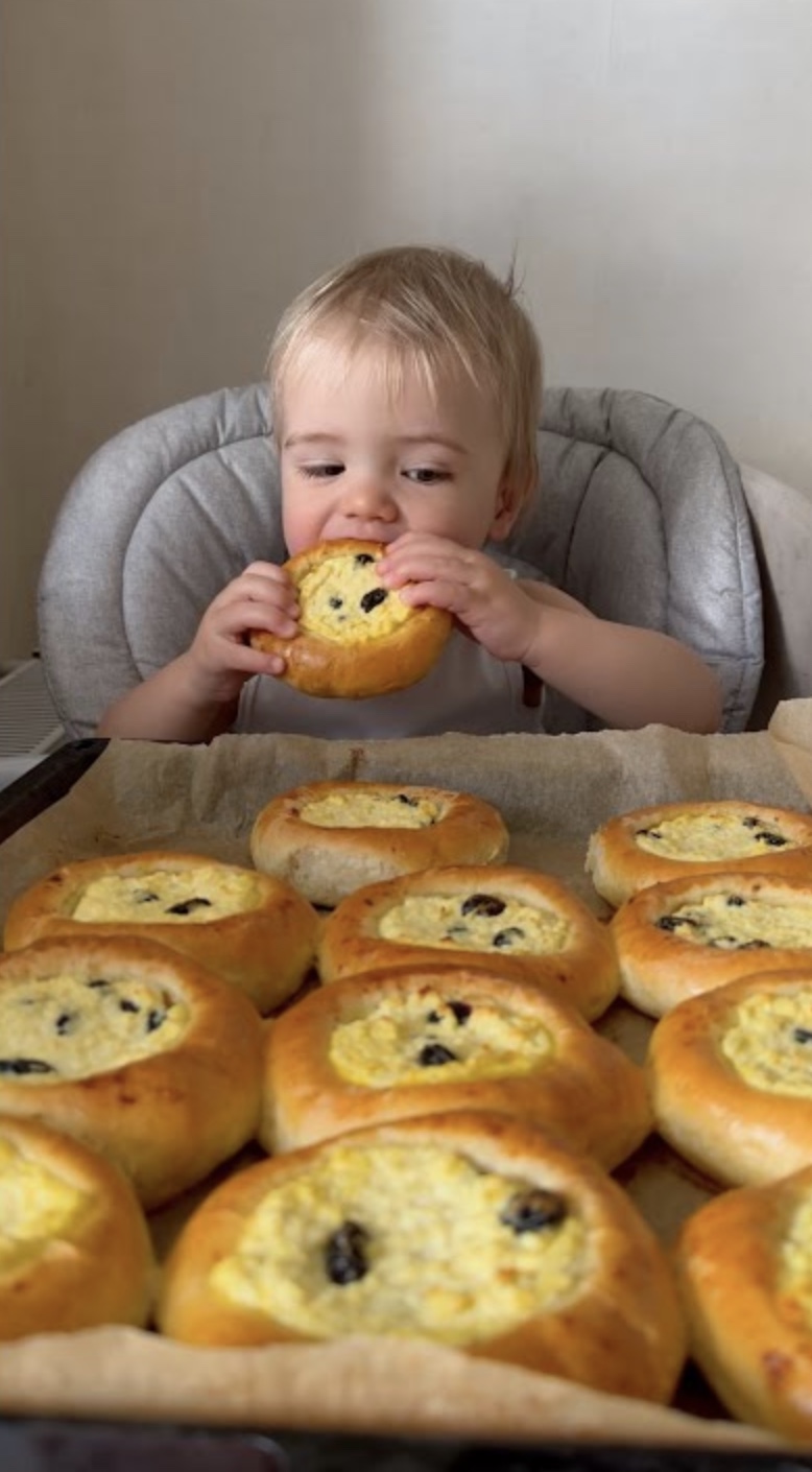 Little chief : Adorable baby loves to cook tasty pies | My Cute Babies