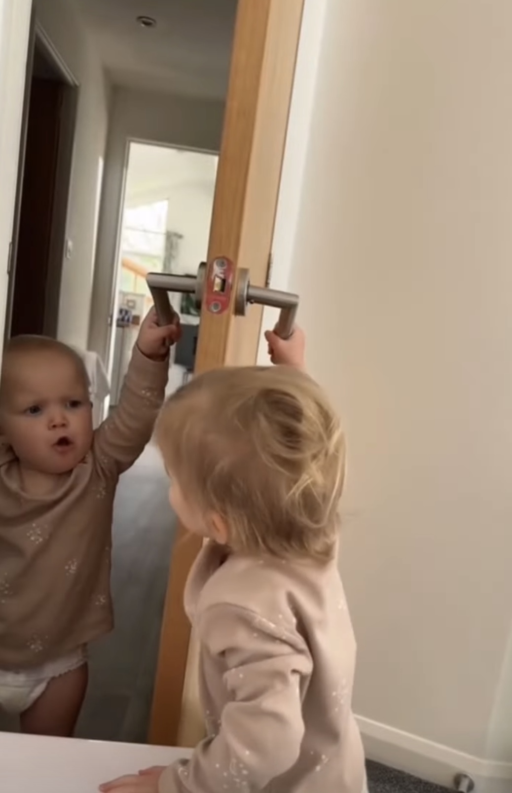 Such a funny video! Babies arguing with each other … | My Cute Babies